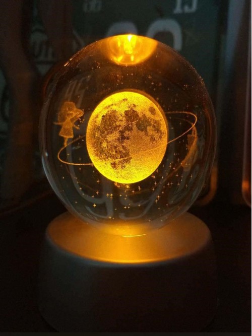 Kristal Satürnlü Kız Tasarımlı Renk Değiştiren Cam Küre