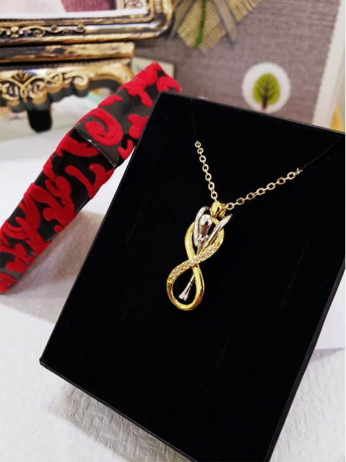 Sarılan Çift Kolyesi