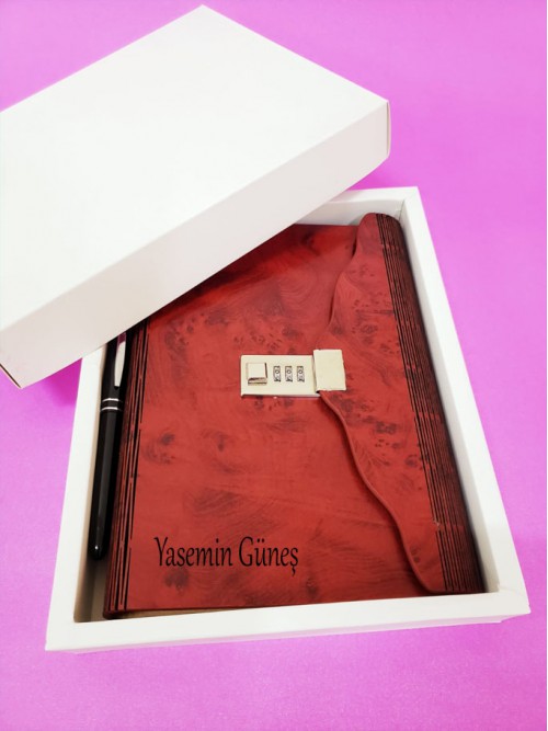 Kişiye Özel Büyük Boy  Ahşap Kapaklı Organizer Defter Ve Kalem Set