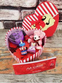 Üçlü Kalp Kutu Aşk Sözleri Aşk Kulesi