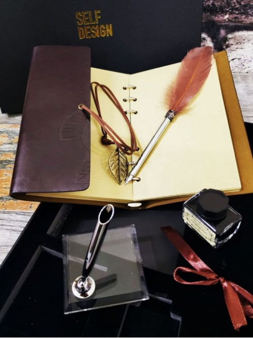 İsme Özel Deri Defter Tüylü Kalem Ve Mürekkep Seti 
