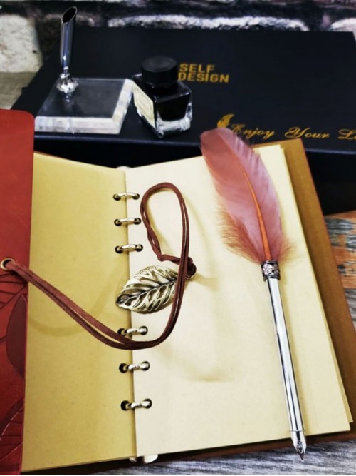 İsme Özel Deri Defter Ve Tüylü Divit Kalem Seti