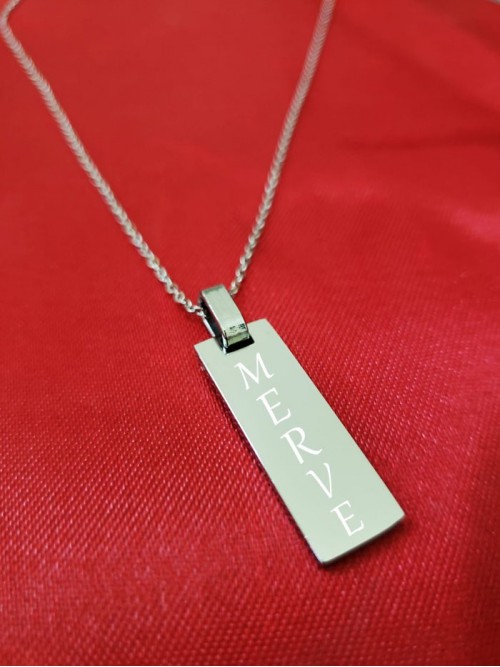 İsme Özel Gümüş Renk Dikdörtgen Çelik Kolye