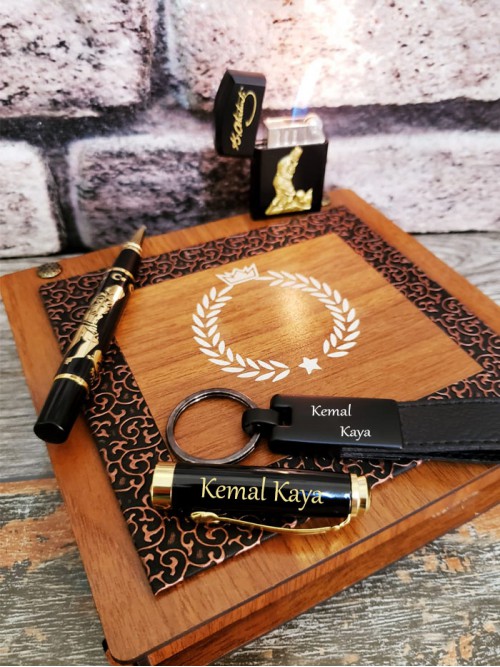 Kişiye Özel Kemal Atatürk Temalı Kalem Çakmak Anahtarlık Set Ahşap Kutulu