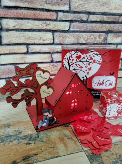 Kişiye Özel Romantik Sevgili Ahşap Aşk Evi Kişiye Özel Romantik Sevgili Ahşap Aşk Evi