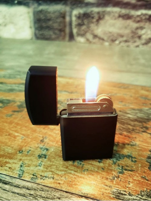 Kişiye Özel Siyah Özel Tasarımlı Çakmak Vip Çakmak