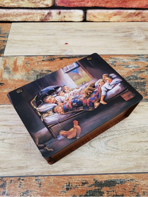 Mutlu Aile Temalı Baskılı Ahşap Kutu