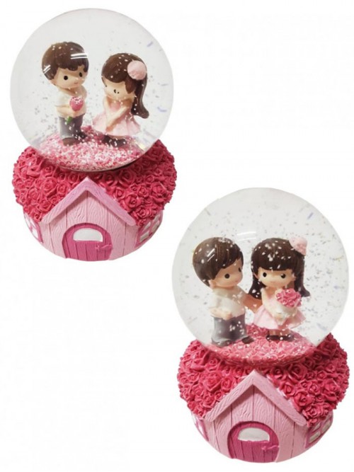 Romantik Sevgili Güllü Işıklı Ve Müzikli Kar Küresi Orta Boy Romantik Sevgili Güllü Işıklı Ve Müzikli Kar Küresi Orta Boy