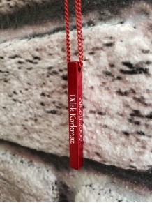 Kişiye Özel Mesajlı Kırmızı Bar Çubuk Kolye