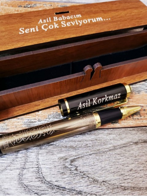 İsme Özel Besmele Kabartmalı Roller Tükenmez Kalem Ahşap Kutulu