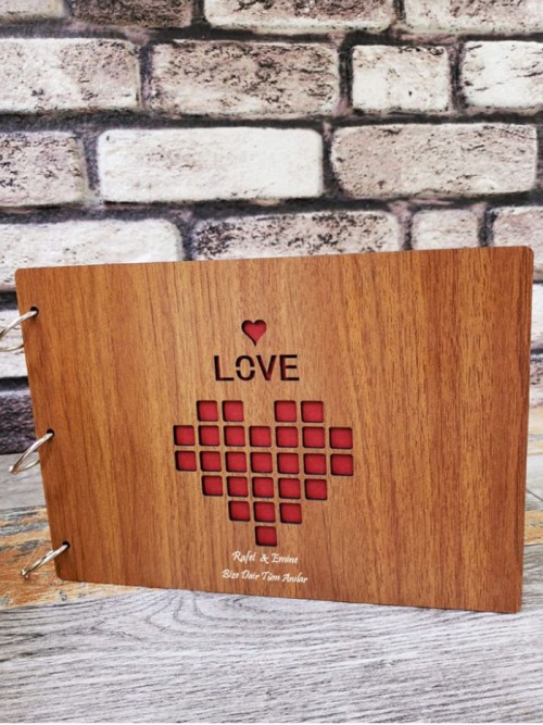 Kişiye Özel Love Yazılı Kalp Temalı Ahşap Albüm Kişiye Özel Love Yazılı Kalp Temalı Ahşap Albüm